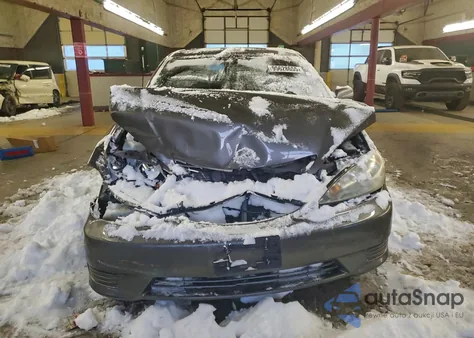 2005 Toyota Camry Le z USA, uszkodzony, nr VIN 4T1BF32KX5U600978